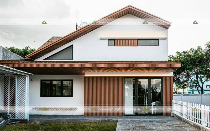 Thiết kế nhà 2 tầng đặc biệt với phần mái độc lạ