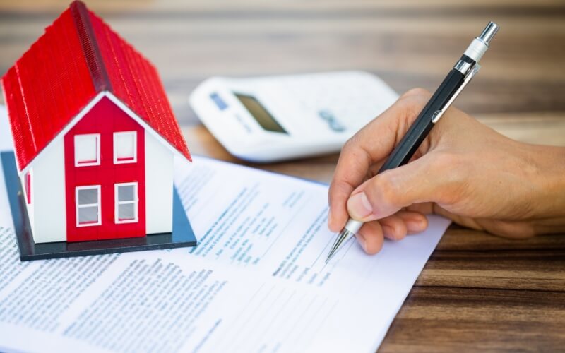 Ký hợp đồng xây dựng là lá chắn bảo vệ tài sản của chủ nhà